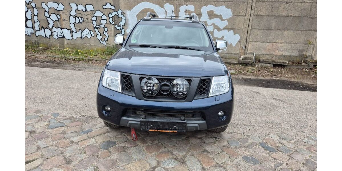 Nissan Navara 167.000 km 8.500 &euro; Berlin 13055