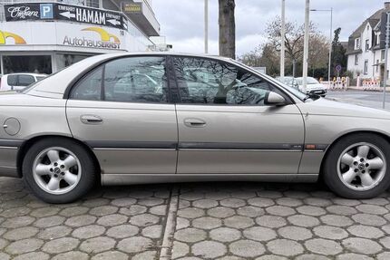 Opel Omega 214.000 km 899 &euro; Mainz-Kastel 55252