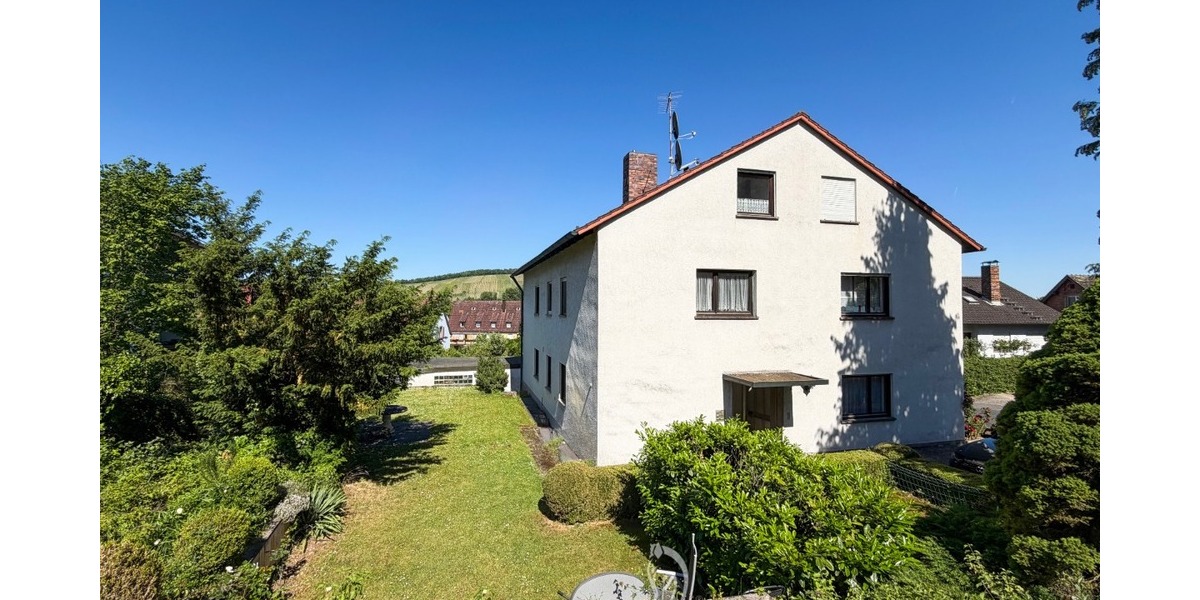 Großzügiges Zwei- bis Dreifamilienhaus mit Garten, ausgebautem Untergeschoss und Ausbaupotenzial. - Zweifamilienhaus Zell am Main | Angebot:26876421