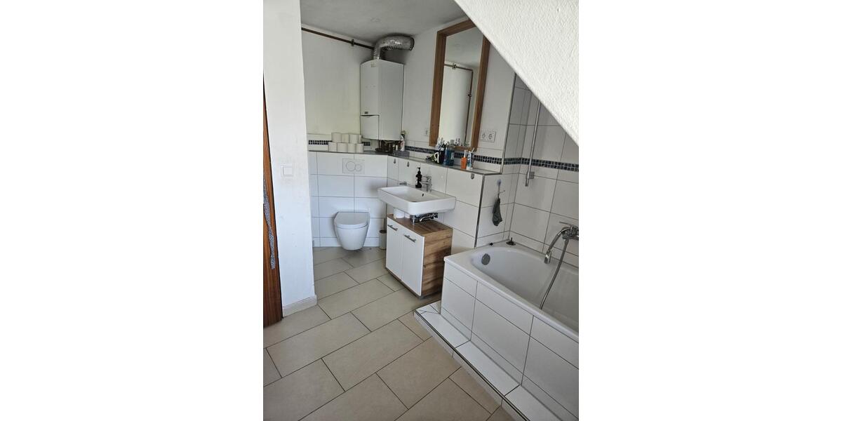 Dachgeschoßwohnung Bremen Hemelingen - 3 Zimmer, 60 m&sup2;, 750&euro; | Angebot:26232451