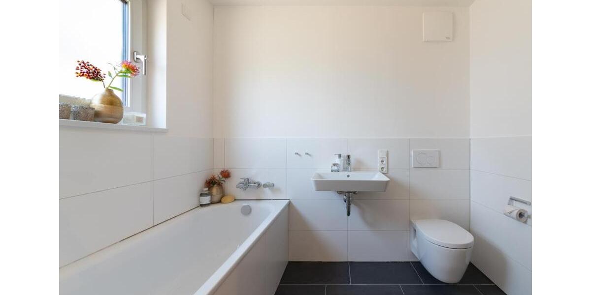 Etagenwohnung Bergisch Gladbach - 3 Zimmer, 91 m&sup2;, 1.331&euro; | Angebot:24820266