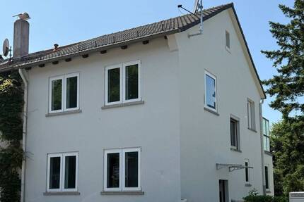 **Charmante Doppelhaushälfte am Stadtrand mit schönem Grundstück** 5 zimmer