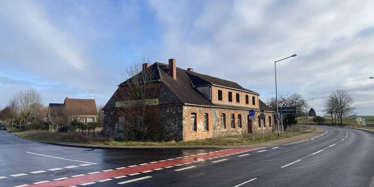 Bauernhaus, Landhaus Möllenhagen - 6 Zimmer, 210 m&sup2;, 66.000&euro; | Angebot:25730985