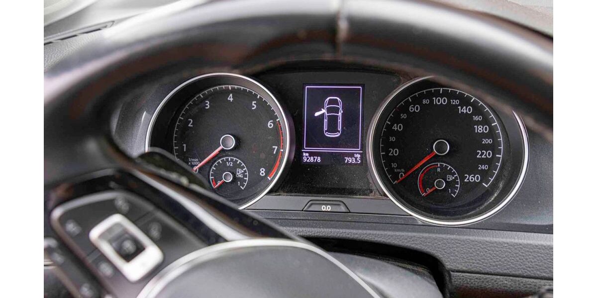 VW Golf 93.000 km 15.000 &euro; Uttenweiler 88524