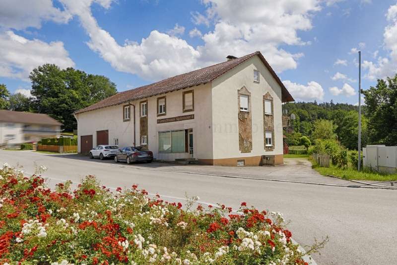 Haus zum Kaufen in Niederaichbach 649.000 € 182.6 m²