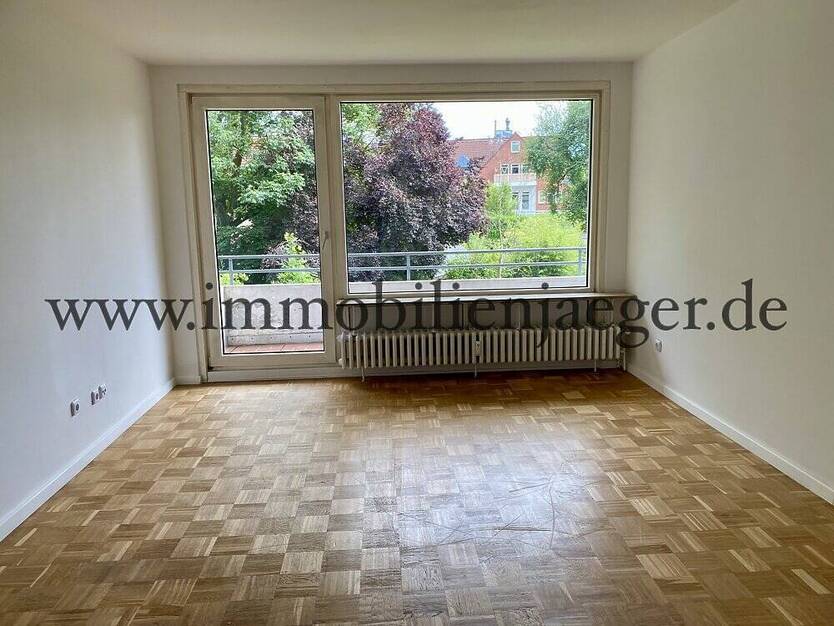 Fußnähe AEZ Poppenbüttel - ruhige Wohnung mit großen Balkon - ruhige Lage nur zum Garten, Fahrstuhl