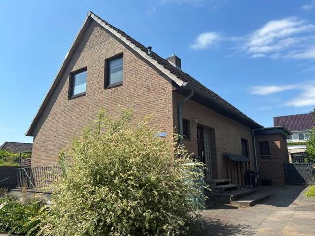 Einfamilienhaus Reinfeld - 5 Zimmer, 120 m&sup2;, 349.900&euro; | Angebot:25634295