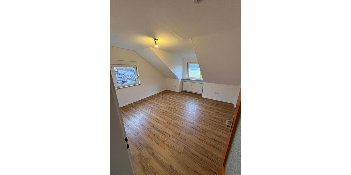 Dachgeschoßwohnung Bayreuth Meyernberg - 3 Zimmer, 75 m&sup2;, 520&euro; | Angebot:26648163
