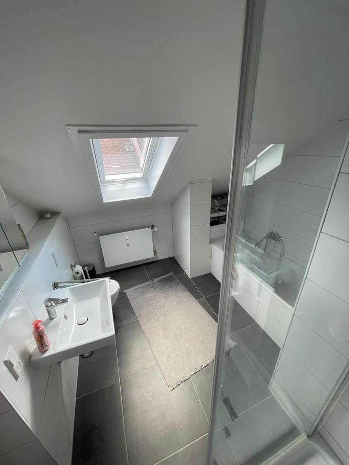 4 Zi Wohnung mit Klima und neuer Küche zimmer