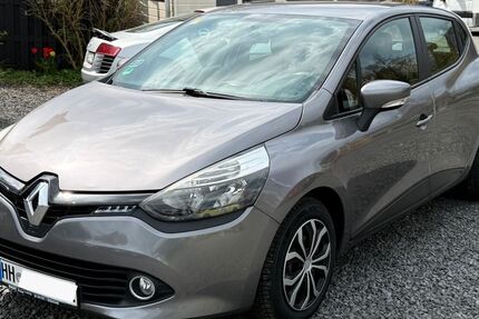Renault Clio 142.500 km 4.890 &euro; Hamburg 20457