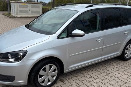 VW Touran 197.000 km 5.500 &euro; Halstenbek 25469