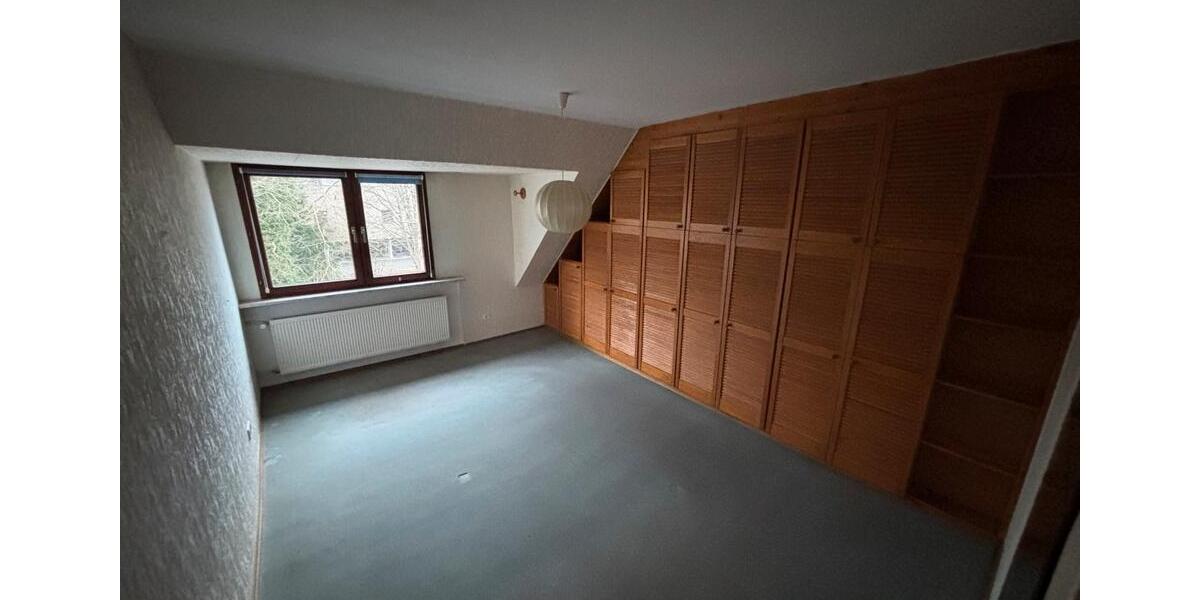 Doppelhaushälfte Solingen - 7 Zimmer, 166 m&sup2;, 290.000&euro; | Angebot:25048887