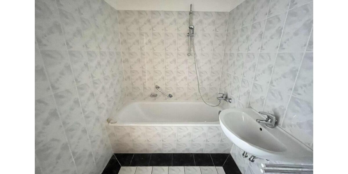 Etagenwohnung Halberstadt - 2 Zimmer, 64 m&sup2;, 349&euro; | Angebot:25791446