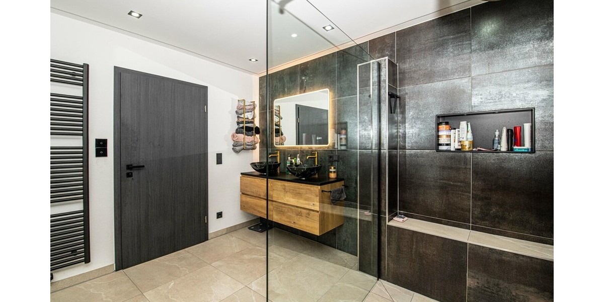 Modernisiertes Reihenmittelhaus mit Gartenidylle und großzügigem Wohnambiente - Reihenmittelhaus Rötz | Angebot:24749413