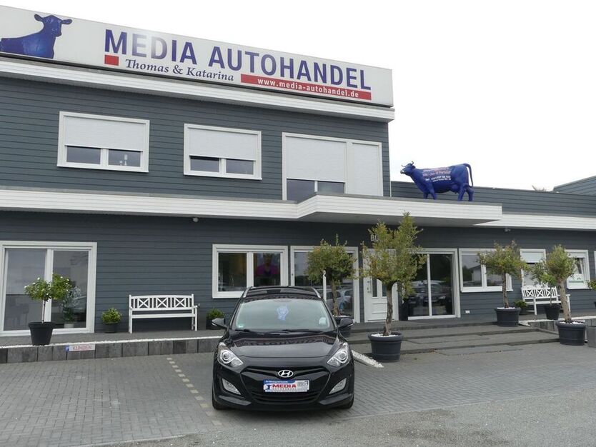 i30