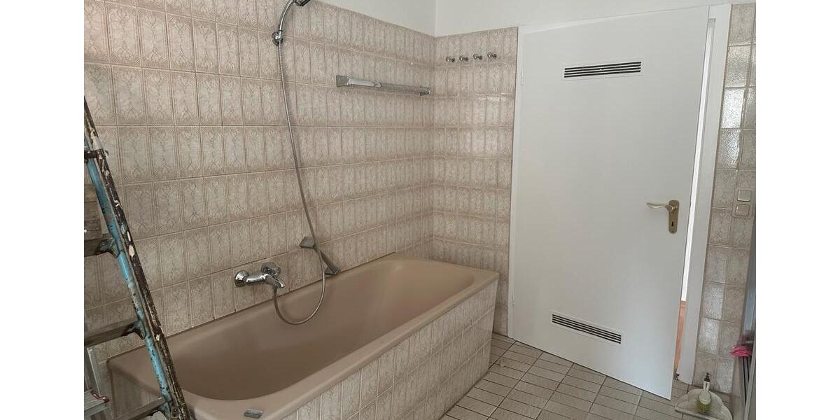 Etagenwohnung Neunkirchen - 4 Zimmer, 120 m&sup2;, 850&euro; | Angebot:26407083