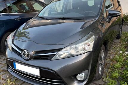 Toyota Verso 147.000 km 9.990 &euro; Hanau 63452