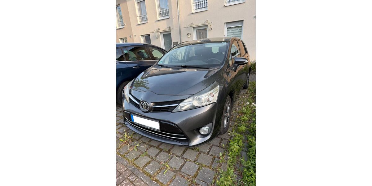 Toyota Verso 147.000 km 9.990 &euro; Hanau 63452