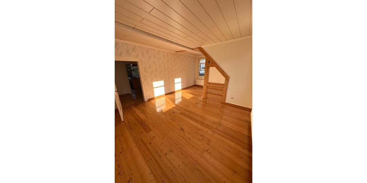 Dachgeschoßwohnung Hildesheim - 3 Zimmer, 71 m&sup2;, 570&euro; | Angebot:25060506