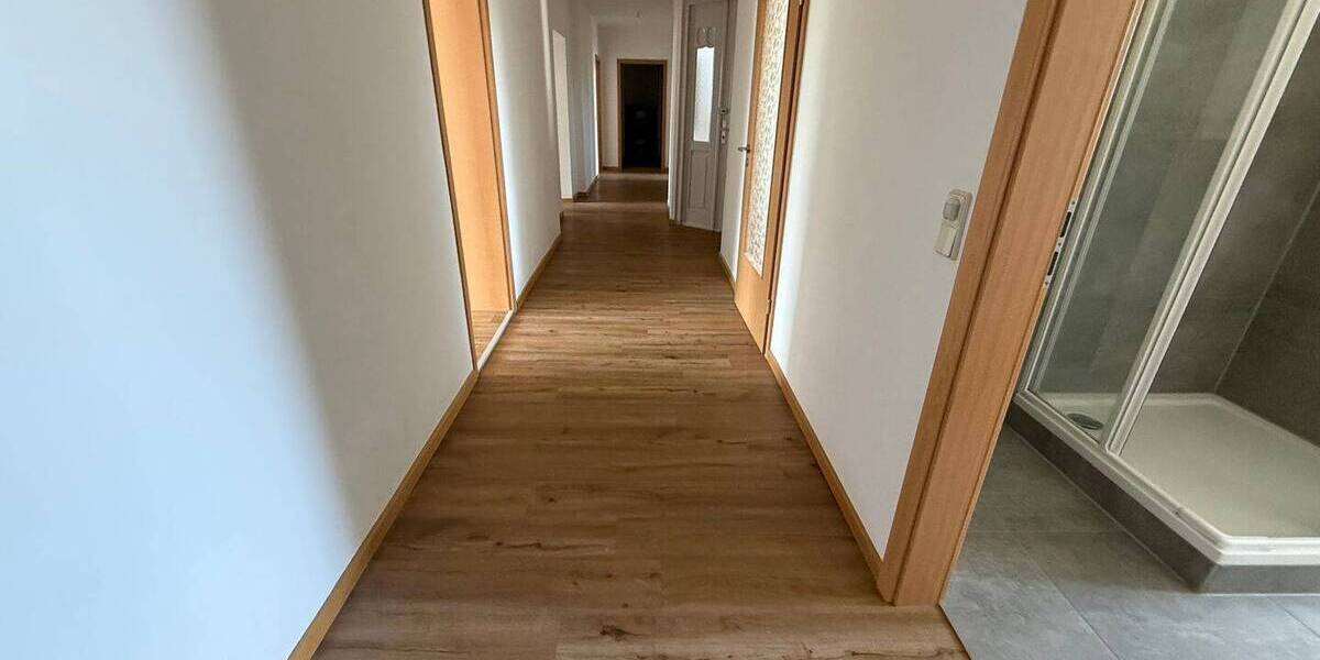 Etagenwohnung Chemnitz Lutherviertel - 5 Zimmer, 141 m&sup2;, 990&euro; | Angebot:26672704