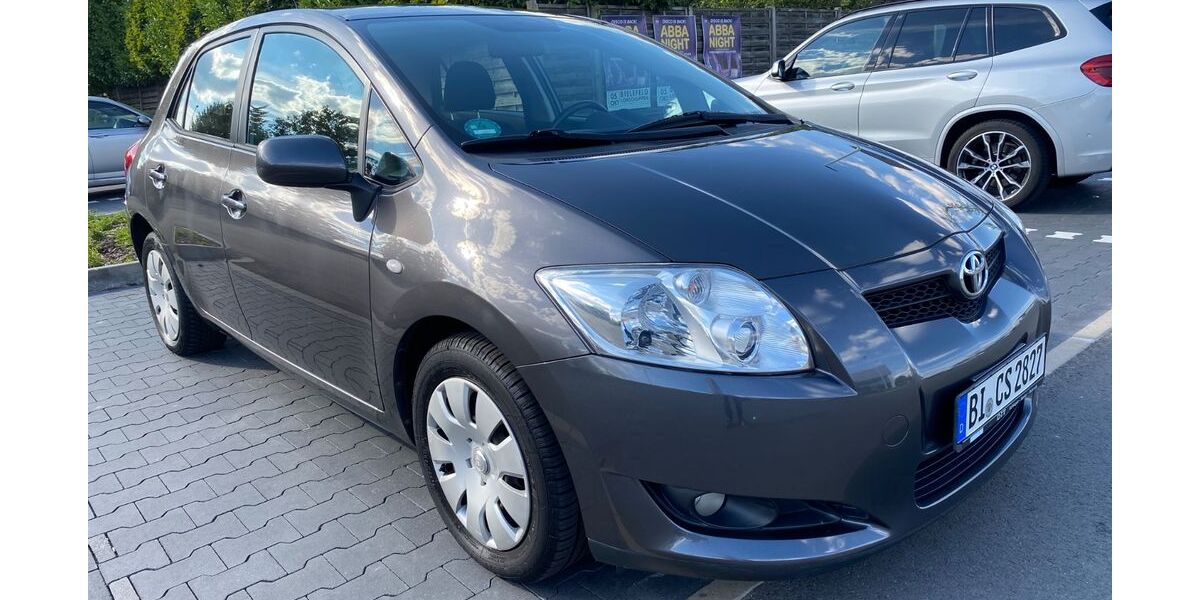 Toyota Auris 154.000 km 4.500 &euro; Bielefeld 33719