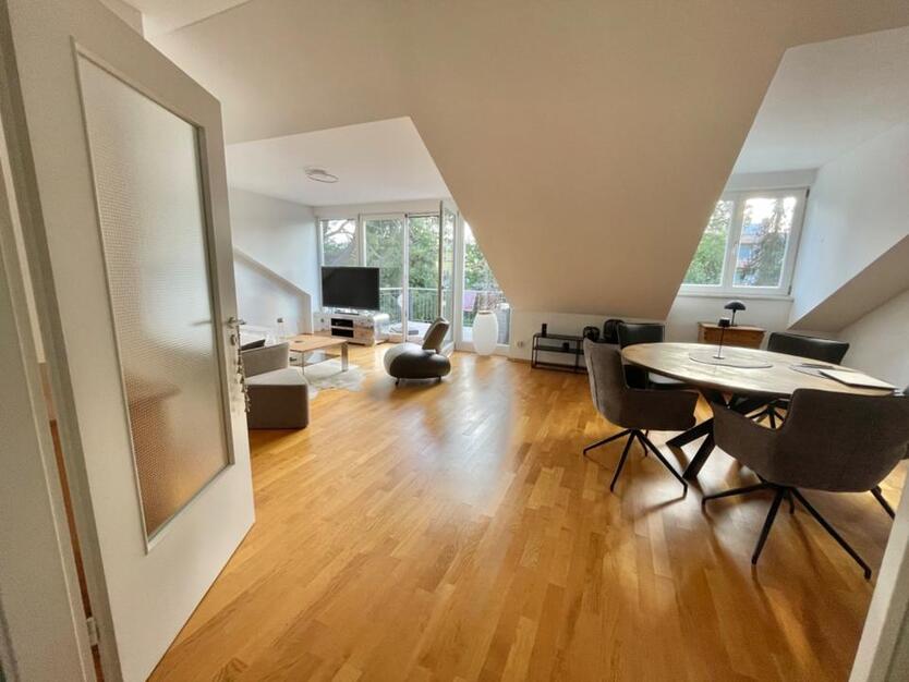 Lichtdurchflutete 3-Zi. Dachterrassenwhg., 95qm, ruhige Lage zimmer