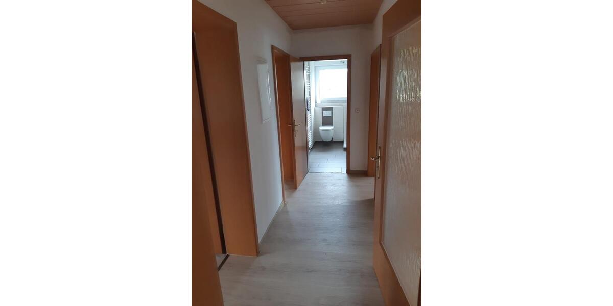 Erdgeschoßwohnung Mücke - 4 Zimmer, 98 m&sup2;, 700&euro; | Angebot:26412899