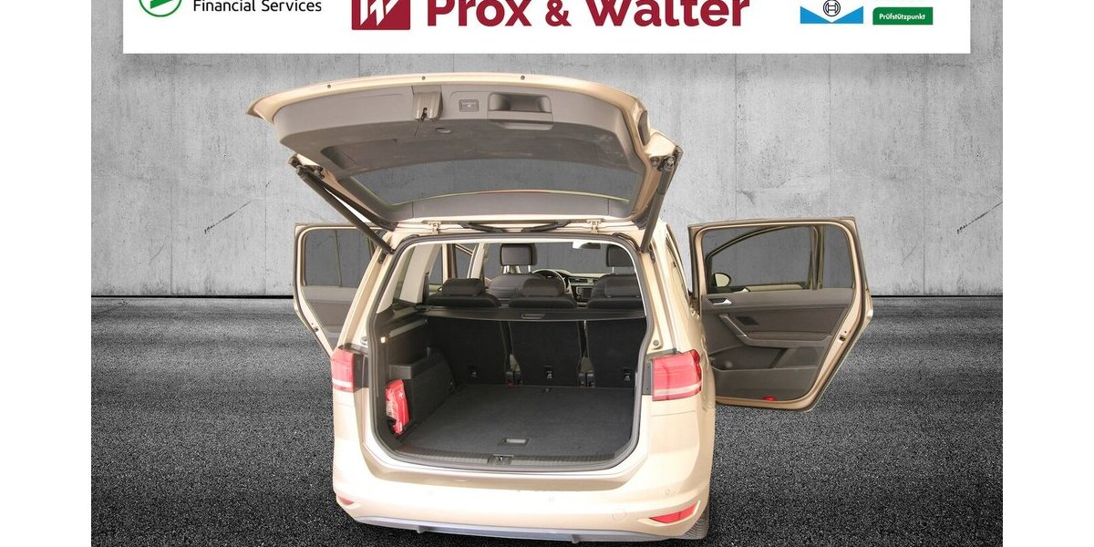 VW Touran 1.6 TDI BMT 7-DSG Comfortline NAVI+ACC 151.032 km 14.900 &euro; Hagenow 19230