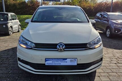 VW Touran 14.854 km 27.490 &euro; Limburg 65553