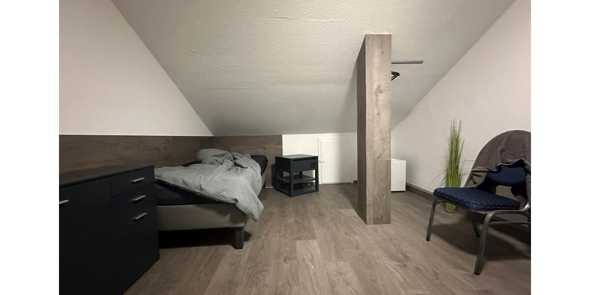 Einfamilienhaus Hemer - 12 Zimmer, 300 m&sup2;, 2.200&euro; | Angebot:24716419