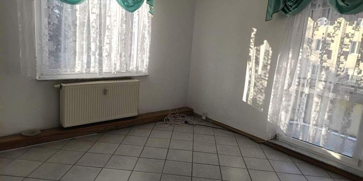 Etagenwohnung Hoyerswerda - 3 Zimmer, 65 m&sup2;, 65.000&euro; | Angebot:25687855