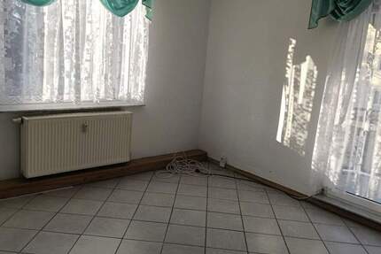 Wohnung Hoyerswerda - 3 Zimmer, 65 m&sup2;, 65.000&euro; | Angebot:25687855