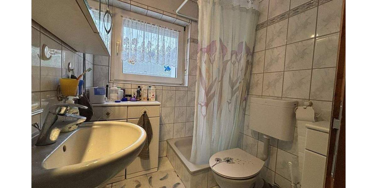 Mehrfamilienhaus, Wohnhaus Kirchhain Langenstein - 9 Zimmer, 193 m&sup2;, 319.900&euro; | Angebot:25775616
