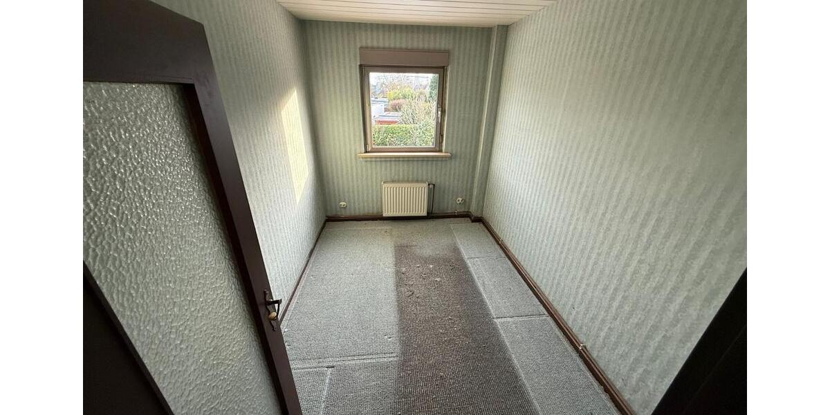 Doppelhaushälfte Meerbusch - 5 Zimmer, 100 m&sup2;, 350.000&euro; | Angebot:25001741