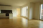 Über den Dächern von Düsseldorf - Luxuriöse 2 Zimmer-Wohnung mit Einbauküche