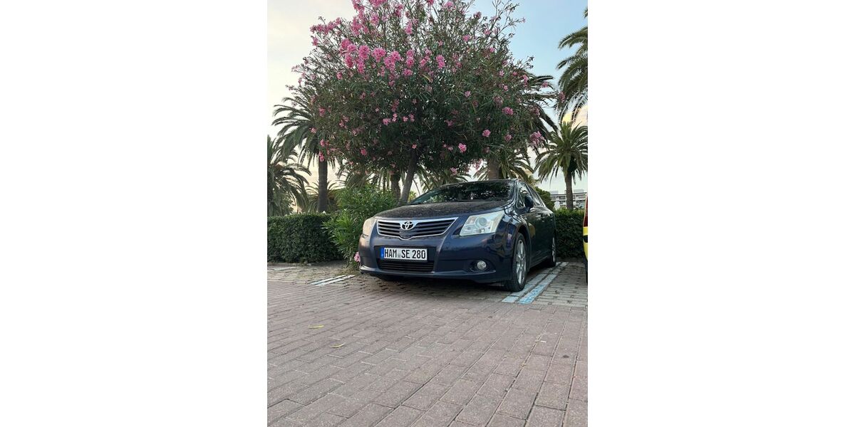 Toyota Avensis 310.000 km 3.700 &euro; Düren 52355