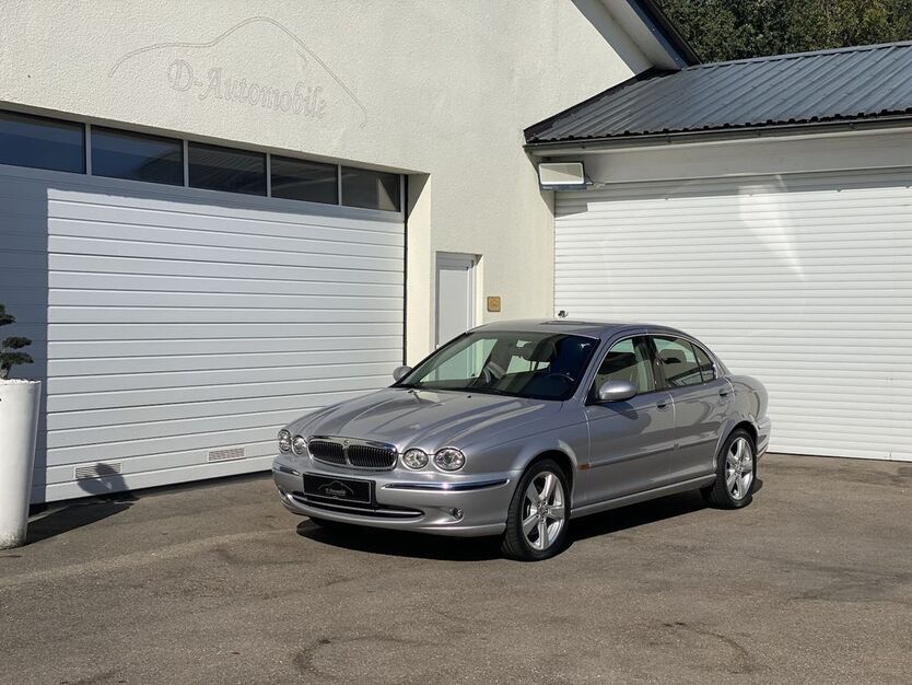 Jaguar X-Type 47.000 km 12.900 € Waldenburg/Sailach 74638