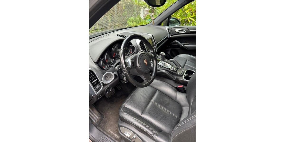 Porsche Cayenne 199.000 km 26.600 &euro; Bonn 53111