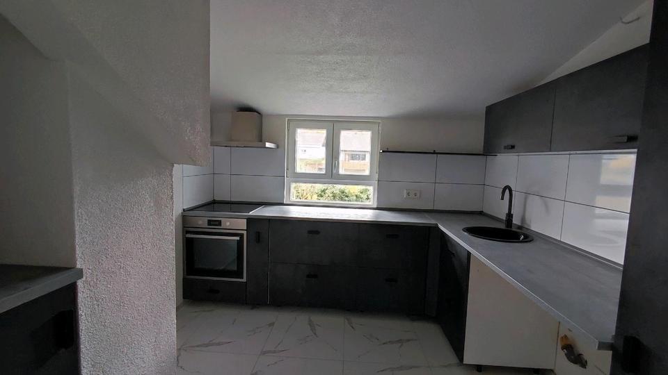 Dachgeschoßwohnung Pfedelbach - 3 Zimmer, 75 m&sup2;, 750&euro; | Angebot:26034146
