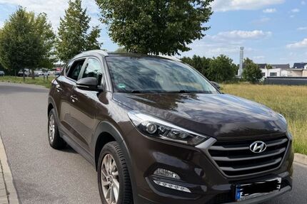 Hyundai TUCSON 72.000 km 14.490 &euro; Berlin 12689