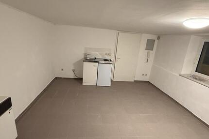Kleine Kellerwohnung 37,5 m2 1 Zi. + Wohnküche und Bad 2 zimmer