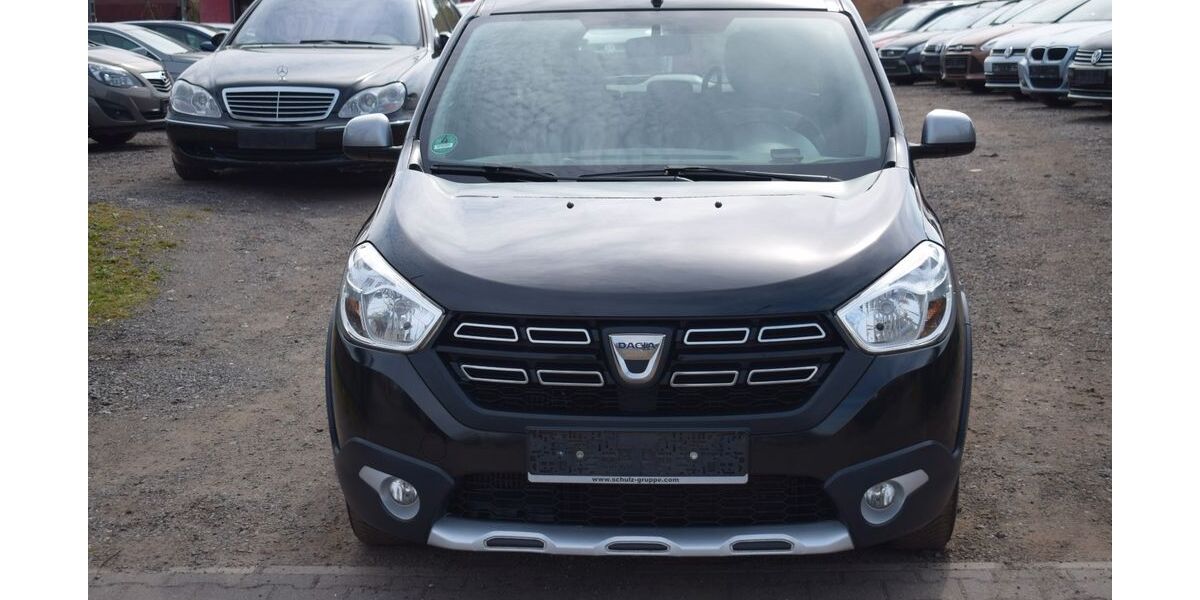Dacia Lodgy 216.000 km 9.899 &euro; Berlin 13597