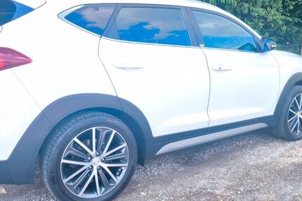 Hyundai TUCSON 86.300 km 17.800 &euro; Buch am Erlbach 84172