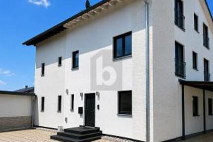 LUXURIÖSE DOPPELHAUSHÄLFTE MIT POOL - Haus Bad Säckingen | Angebot:27098000