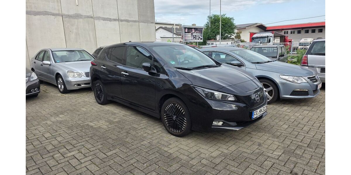 Nissan Leaf 78.500 km 15.500 &euro; Freiburg 79108