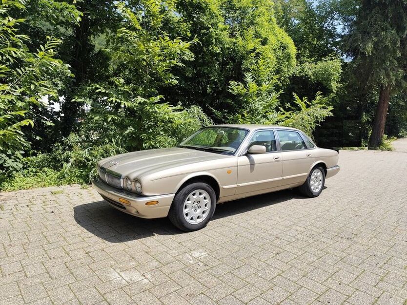 XJ