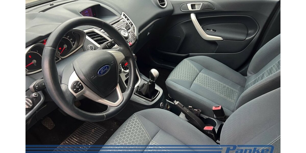 Ford Fiesta Titanium*Keyless*PDC*LED*Tel.*Chrom*GAS* 178.353 km 4.290 &euro; Berlin 13187