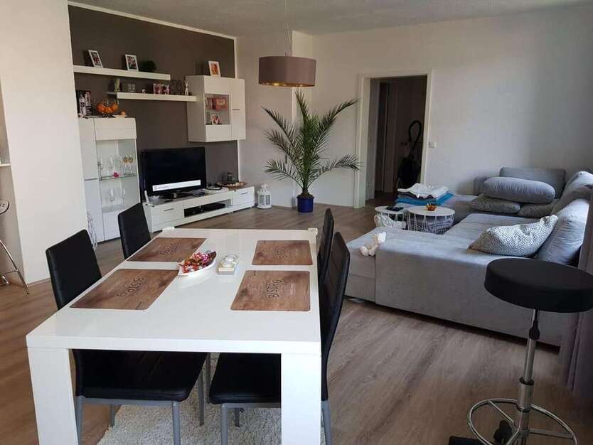 Wohnung zum Mieten in Hildburghausen 400 € 63.29 m²