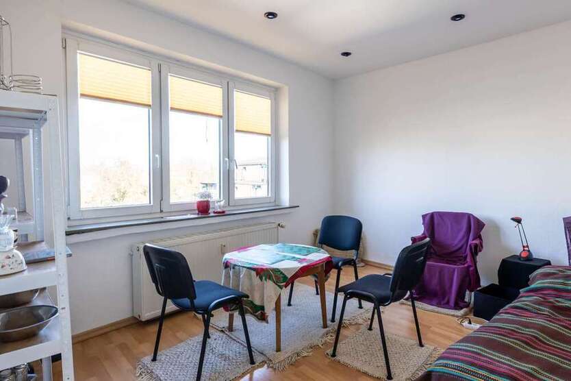 Wohnung zum Kaufen in Delmenhorst 75.000 € 40.77 m²