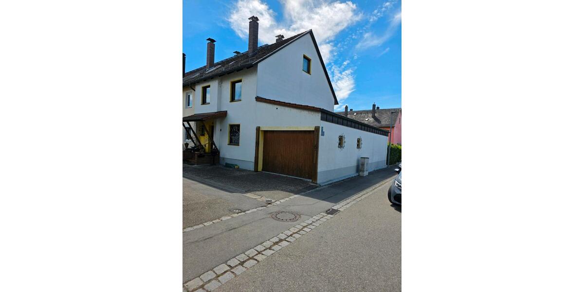 Reihenhaus Neutraubling - 7 Zimmer, 170 m&sup2;, 479.000&euro; | Angebot:26803619